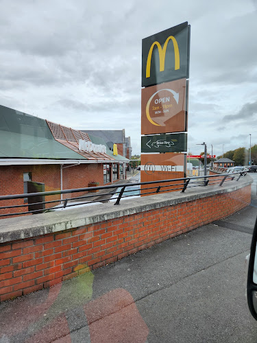 McDonald's - Hospitality and gastronomy