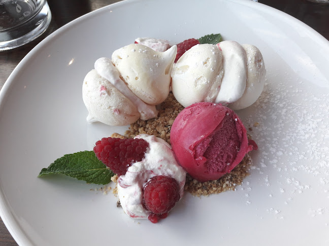 Bru Bar & Bistro - Hospitality and gastronomy