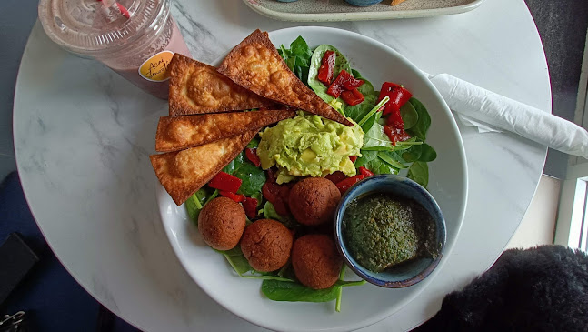 Skinny Batch Bakery - Hospitality and gastronomy