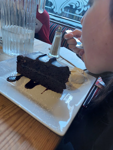 Comentarii opinii despre Olde Castle Seafood Bar