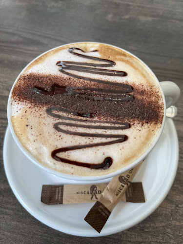 Comentarii opinii despre Roots Café & Bistro