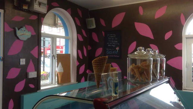 Scoops Gelato - Hospitality and gastronomy