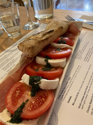 La Locandina - Wicklow