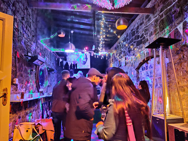 Comentarii opinii despre John Lee's Bar & Venue