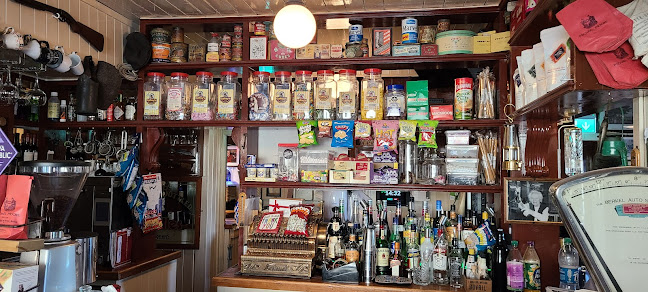 Peggy Moores Pub, Bar Food & Hostel - Hospitality and gastronomy