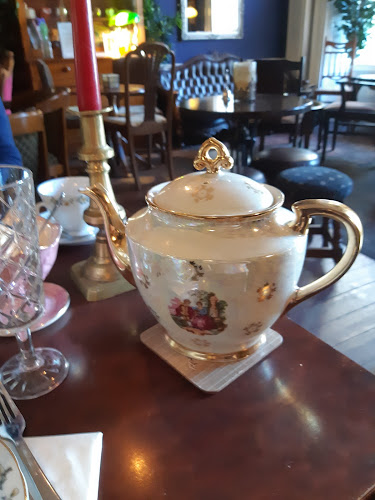 Comentarii opinii despre The Parlour Vintage Tea Rooms