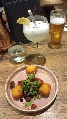 Opinii despre Shades Bar & Grill în Cavan - Hospitality and gastronomy