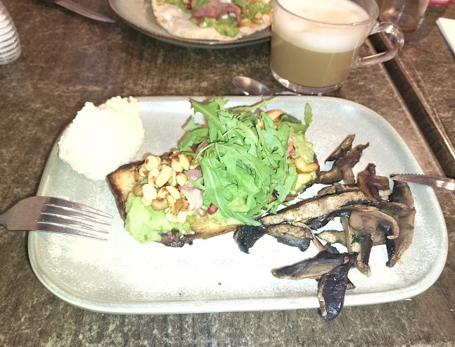 The 2 Sisters Restaurant - Hospitality and gastronomy