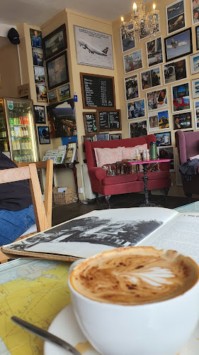 Opinii despre The Flying Poet Aviation Café - Delicious Coffee & Food în Kinsale - Hospitality and gastronomy