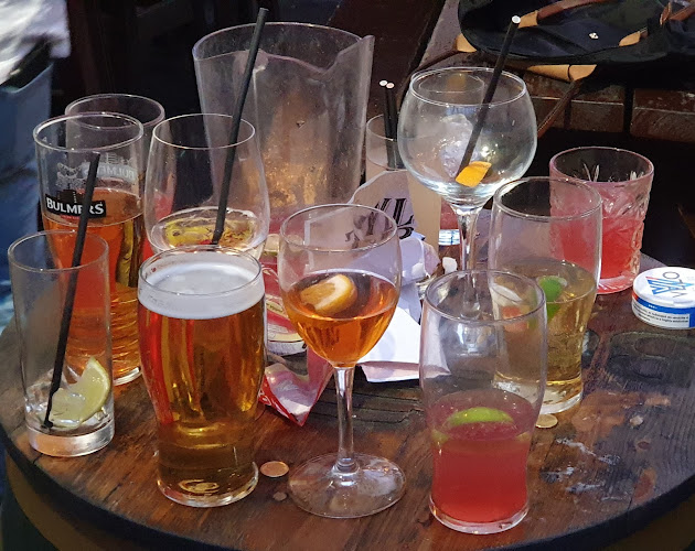 Comentarii opinii despre Taylor's Bar & Beer Garden