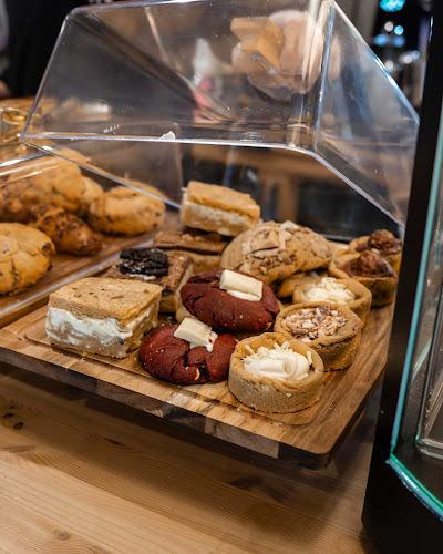 3 Castle St, Athlone And Bigmeadow, Athlone, Co. Westmeath, N37 W6D2