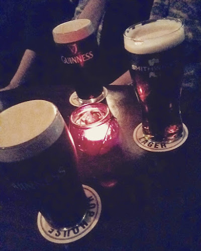 Nealon's Bar - Hospitality and gastronomy