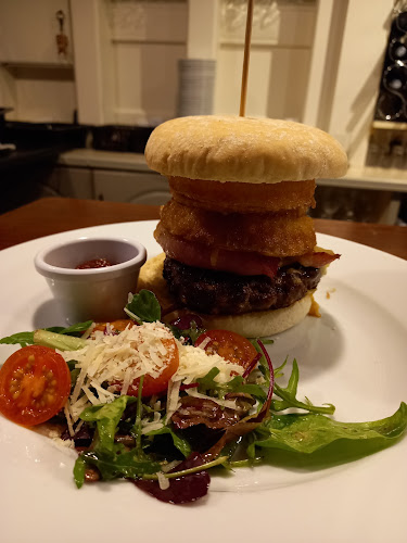 Hunters Bar and Grill - Hospitality and gastronomy