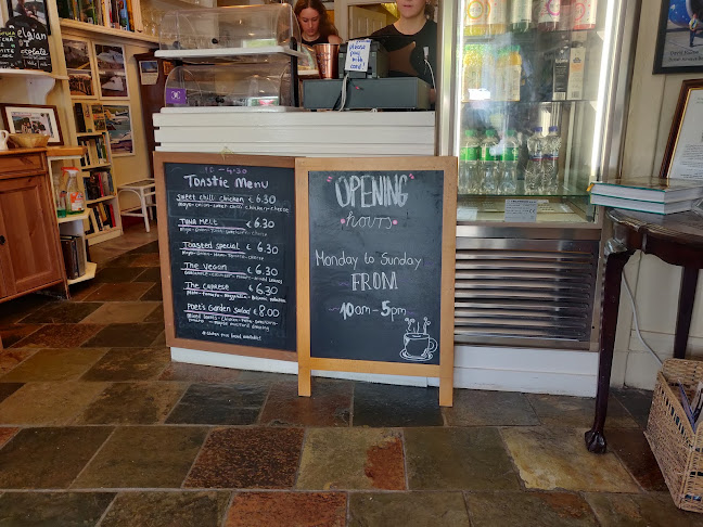 Opinii despre The Flying Poet Aviation Café - Delicious Coffee & Food în Kinsale - Hospitality and gastronomy