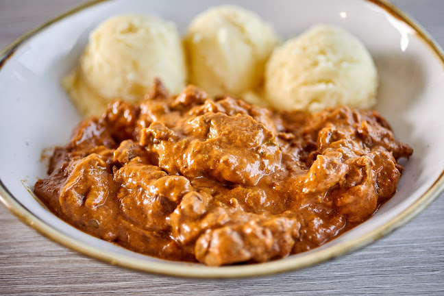 Mac's Deli - Hospitality and gastronomy