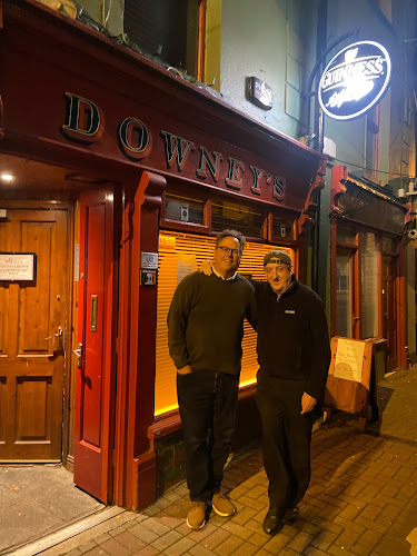 Downeys Bar - Hospitality and gastronomy