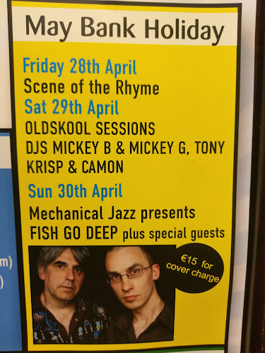 Comentarii opinii despre John Lee's Bar & Venue