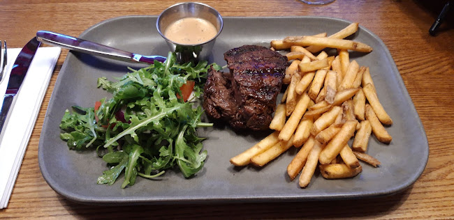 Huck's American Bar and Grill