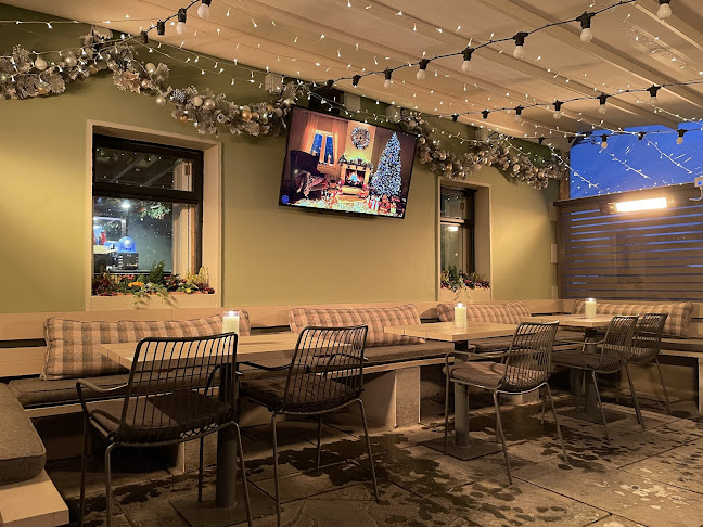 Geoffs Bar Castlemagner