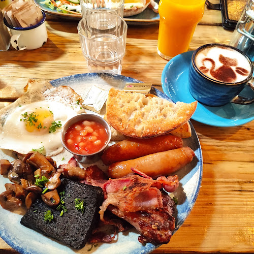 Comentarii opinii despre Curious Cat Café