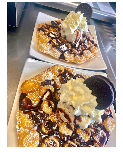 Waffle House Crescent - Hospitality and gastronomy