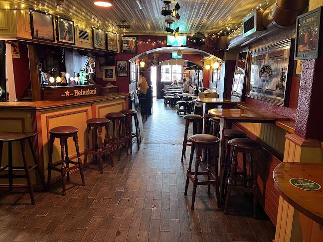 Cleere's Bar & Theatre - Hospitality and gastronomy