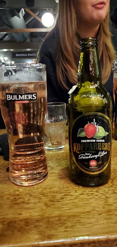 Comentarii opinii despre The Stables Club