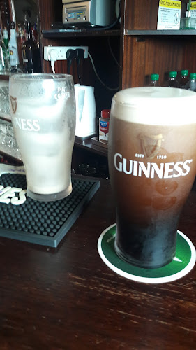 Comentarii opinii despre the village saloon