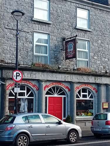 Gibbons' Pillar House Bar - Hospitality and gastronomy