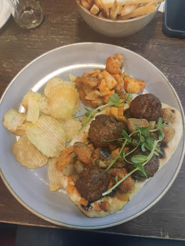 Comentarii opinii despre Busker Brownes