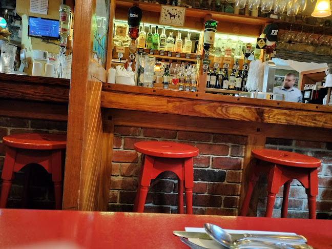 Horseshoe Bar & Restaurant - Hospitality and gastronomy