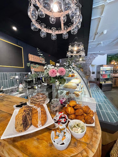 Yummy Cafe Market - Hospitality and gastronomy