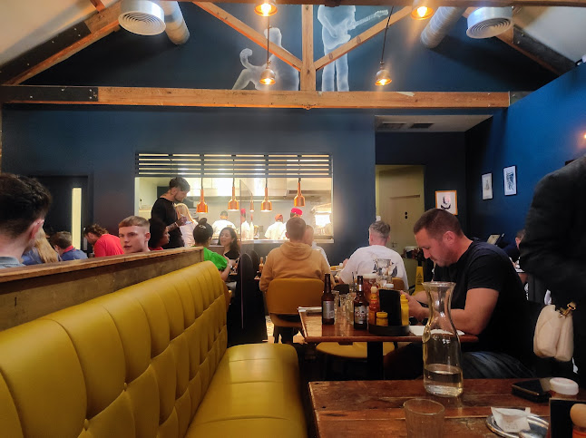 Comentarii opinii despre Son of a Bun