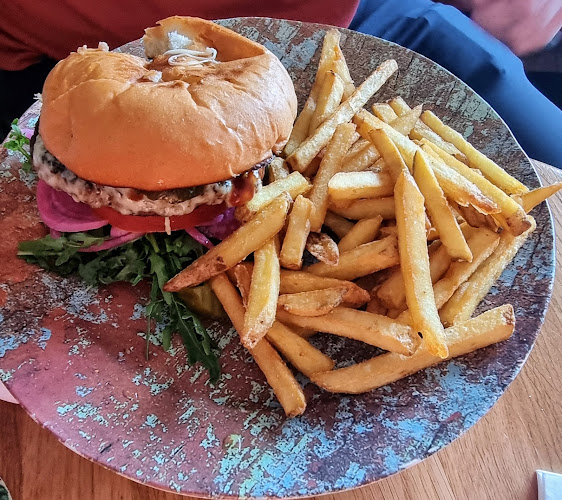 Comentarii opinii despre The Lodge Bar & Kitchen