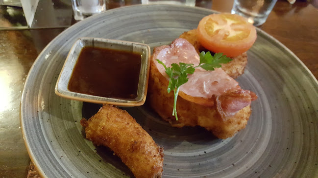 Comentarii opinii despre Hi-way Bar & Social Hub (Our restaurant is currently closed)