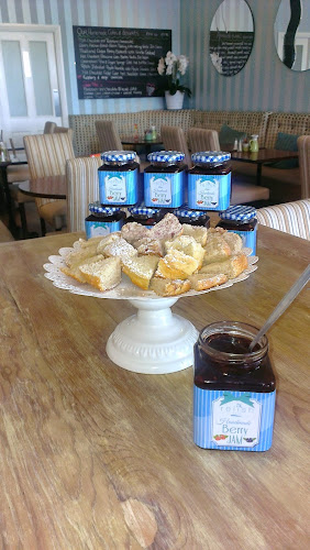 Unit 4, South Gate Shopping Centre, Colp Cross, Droichead Átha, Co. Contae na Mí