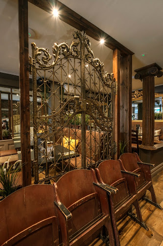 Murphy Brownes - Hospitality and gastronomy