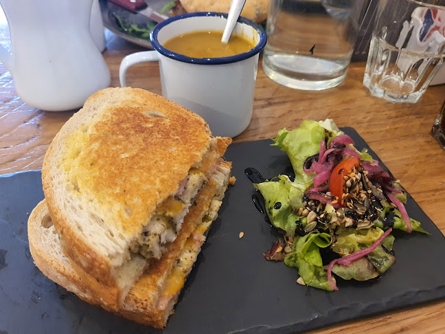 Comentarii opinii despre 56 Central Restaurant Cafe