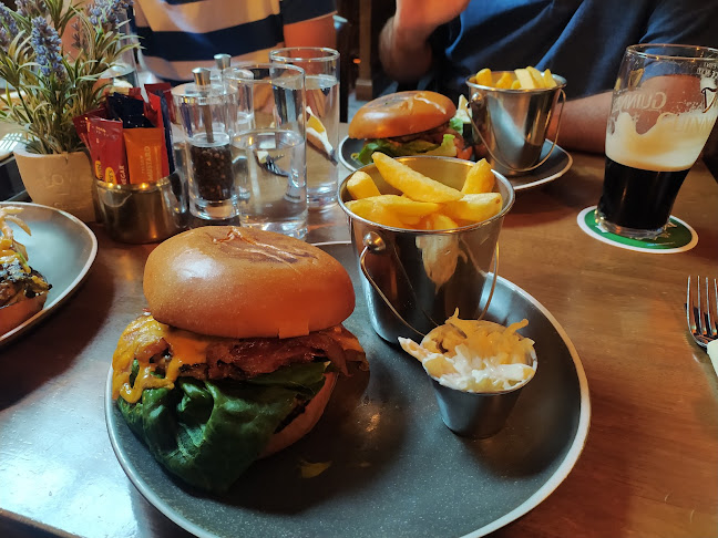 Carpenters Bar Lounge & Restaurant - Hospitality and gastronomy