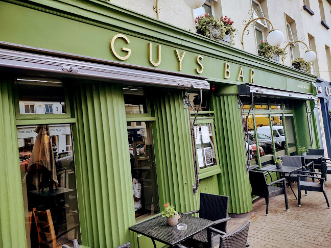 Guy's Seafood Bar Clifden