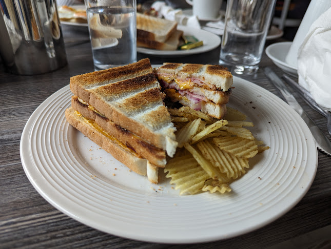 Bia Deas Cafe - Hospitality and gastronomy