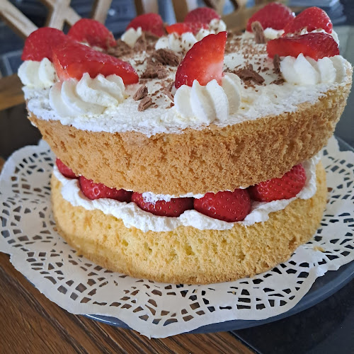 Opinii despre Esther's Home Bakes în Milford - Hospitality and gastronomy