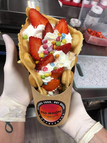 Comentarii opinii despre Red Moon