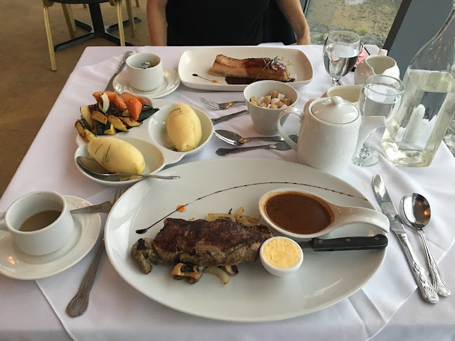 Comentarii opinii despre The Peak Restaurant