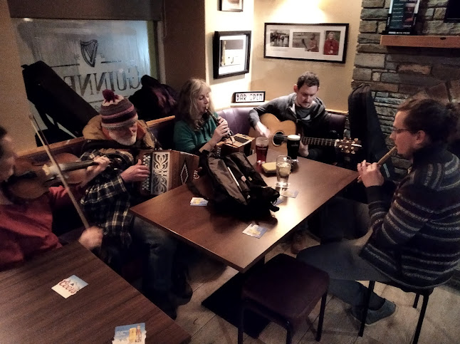 Comentarii opinii despre Collins Bar