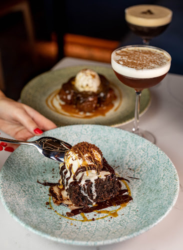 Comentarii opinii despre Social Bar and Restaurant