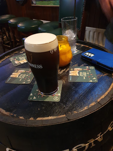 Comentarii opinii despre Canton Caseys