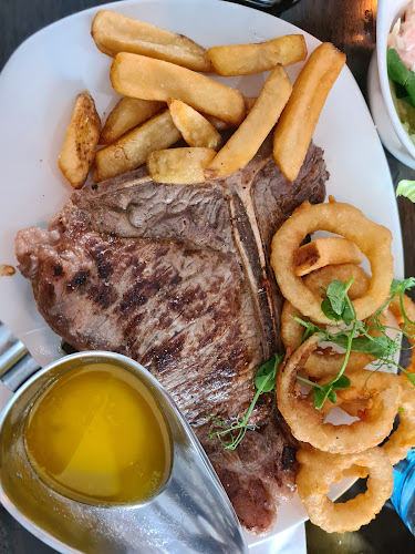 The Amethyst Bar - Keel