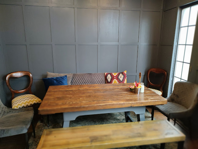 Bowes & Co. - Cashel