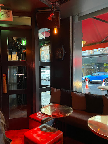 The Red Hen - Hospitality and gastronomy